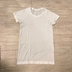 White short sleeve swiftly tech